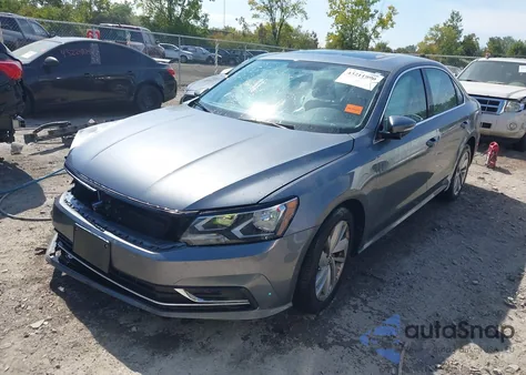 2018 Volkswagen Passat 2.0T Se from USA, damaged, VIN 1VWBA7A3XJC043765